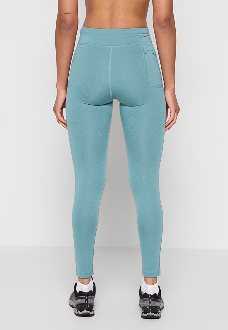 ODLO ESSENTIAL