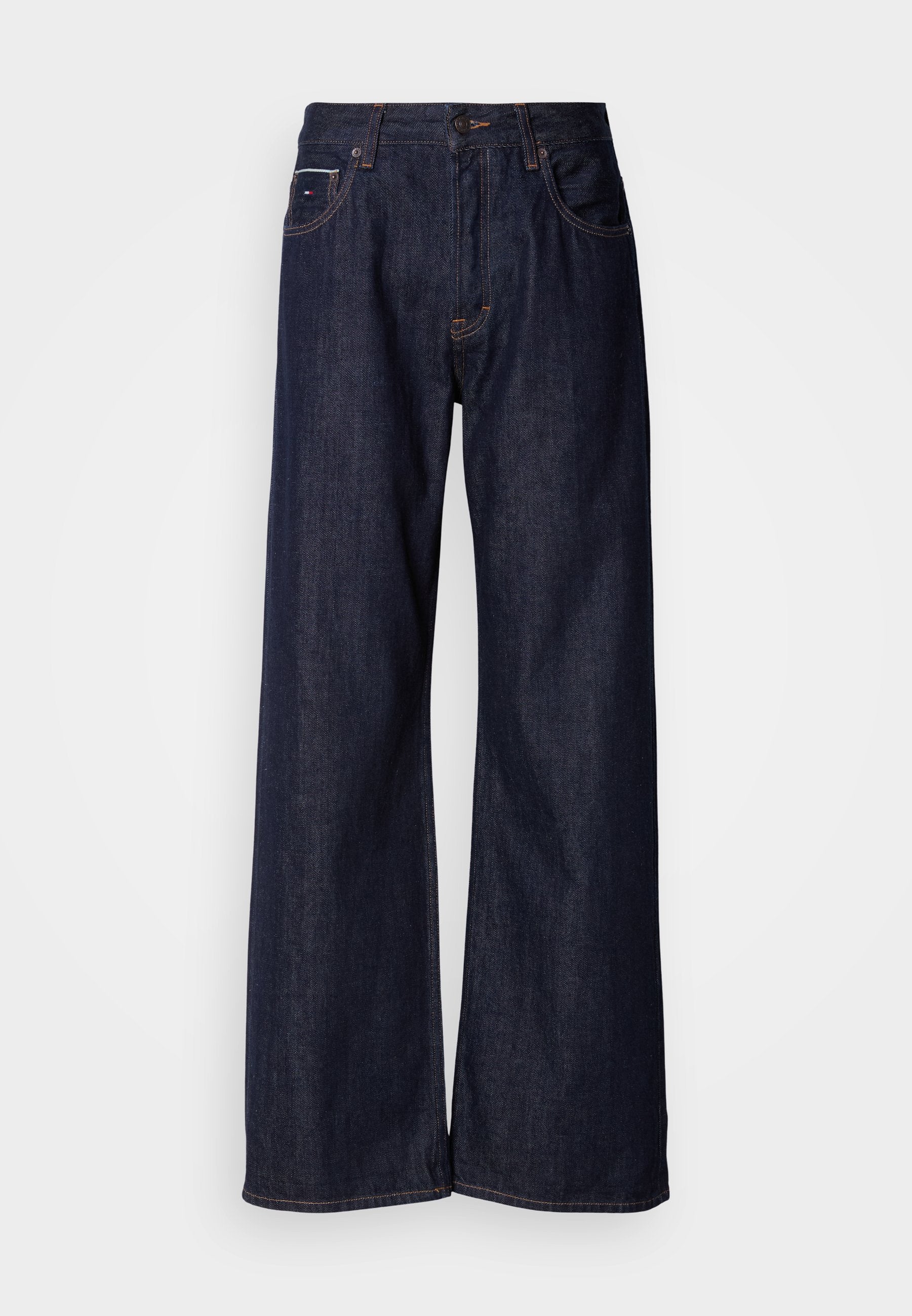 Weite dunkelblaue Jeans mit hoher Taille, vorderen Taschen und subtilen Nähdetails. Glatte Textur mit klassischem Schnitt.