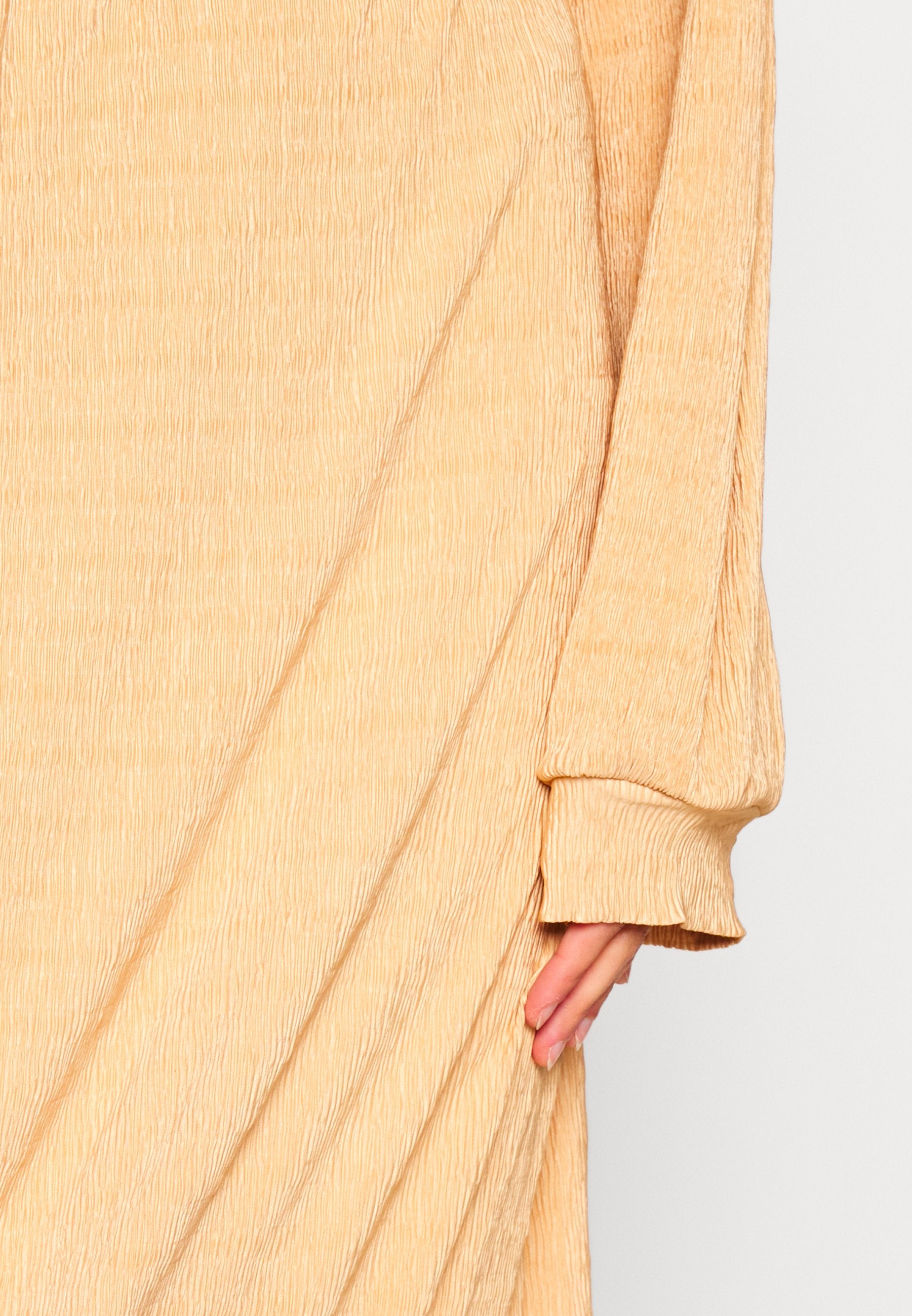Glamorous MODEST OVERSIZED