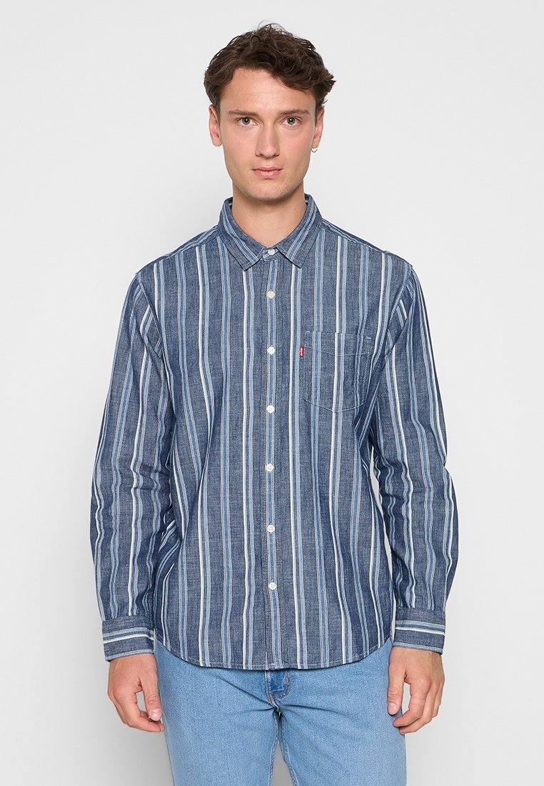 Levi's® REGULAR FIT