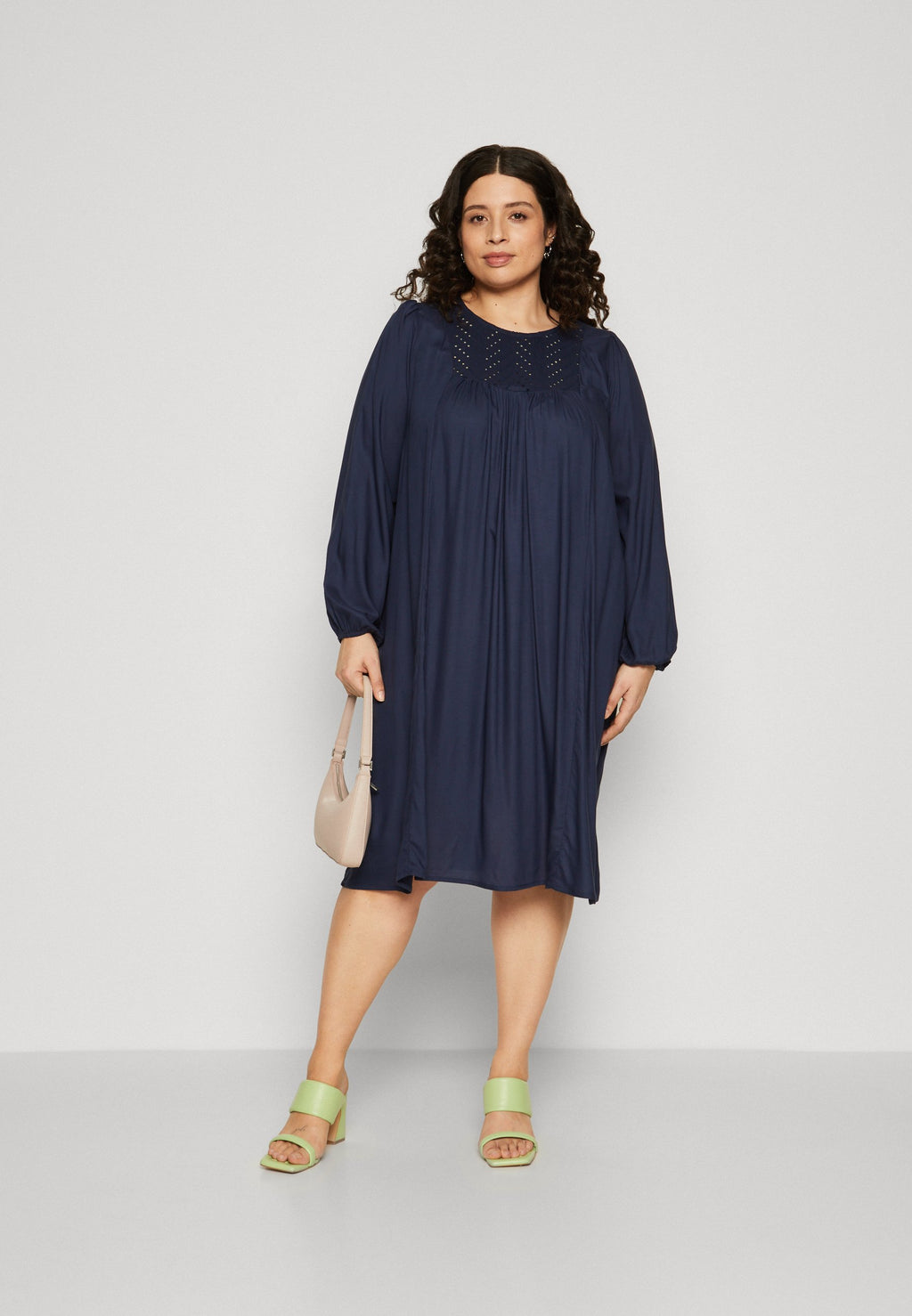 CARSIDNEY LIFE EMBROIDERY DRESS Media 2