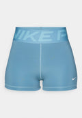 Nike blaue Sportshorts mit einem breiten Bund und dem Text "NIKE PRO". Glattes Material, Oberschenkellänge und ein kleines weißes Logodesign.