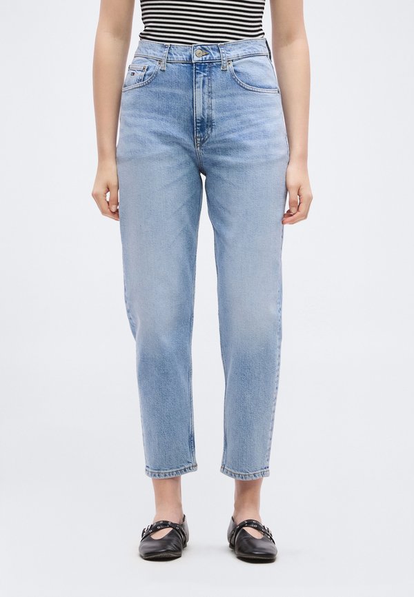 Tommy Jeans ULTRA HIGH RISE TAPERED LEG MOM JEANS