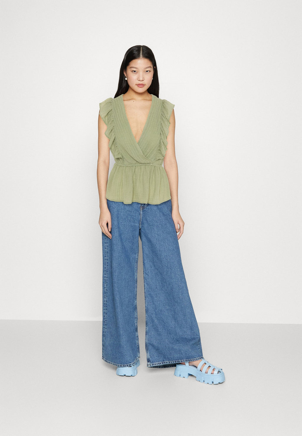 ONLY ONLLONDON RUFFLE