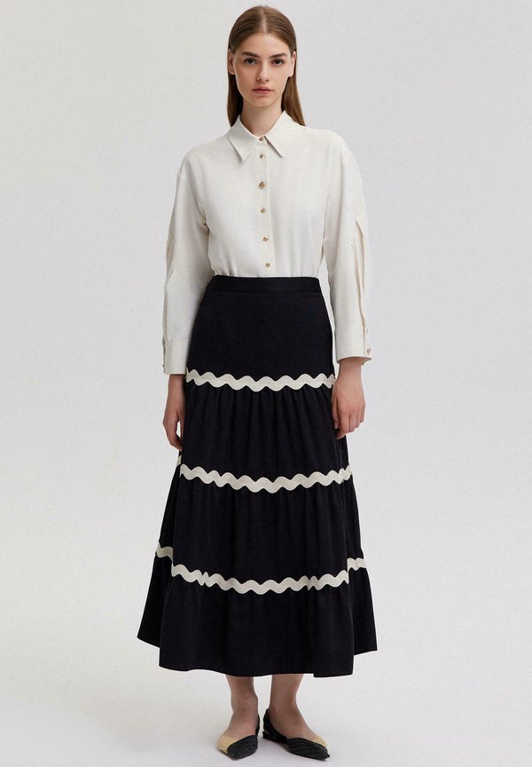 Touché Privé STRIPE DETAILED FLOUNCE