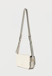 Tommy Hilfiger LEATHER FLAP LOGO PLAQUE CROSSBODY BAG - Cross body bag - soft cream