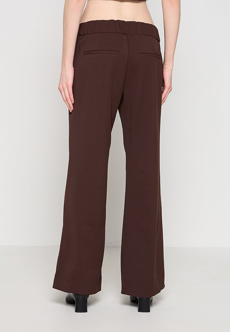 Abercrombie & Fitch SLIM FIT
