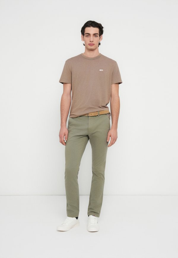 Tommy Jeans TJM REG BADGE TEE EXT