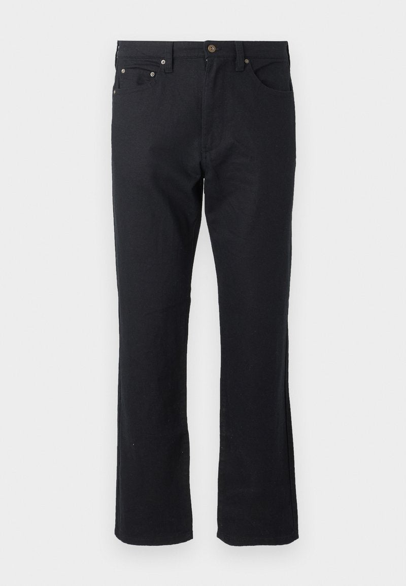 Schwarze gerade geschnittene Hose mit vorderem Knopf und Reißverschluss, Fünf-Taschen-Design und Gürtelschlaufen vor weißem Hintergrund.