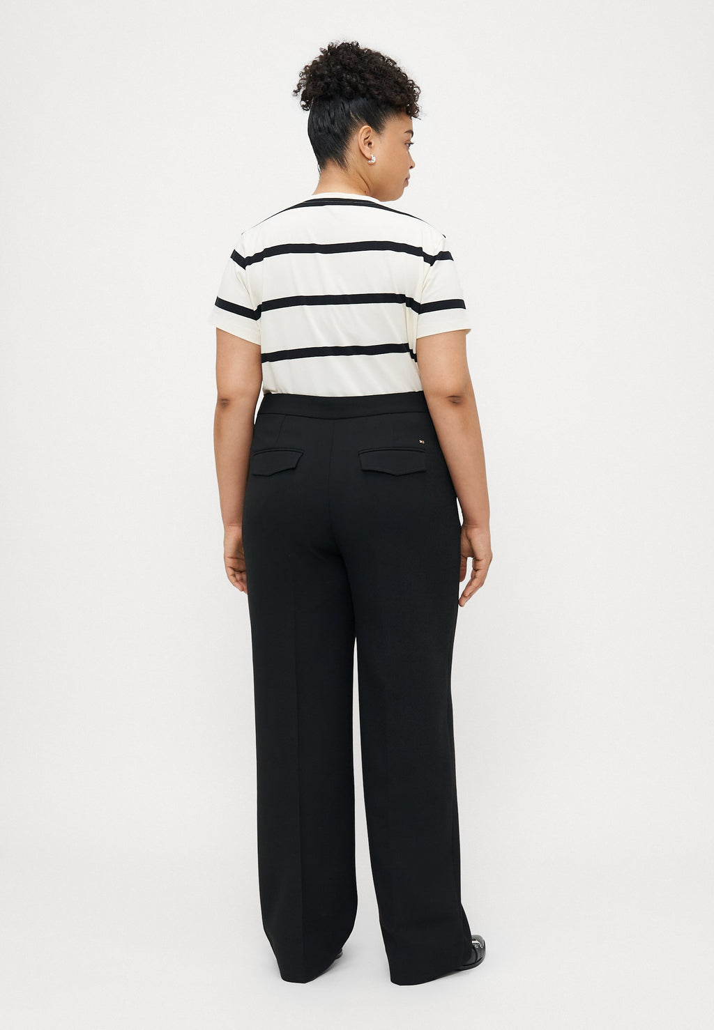 CURVE PRESSED CREASE STRAIGHT LEG TROUSERS Media 4