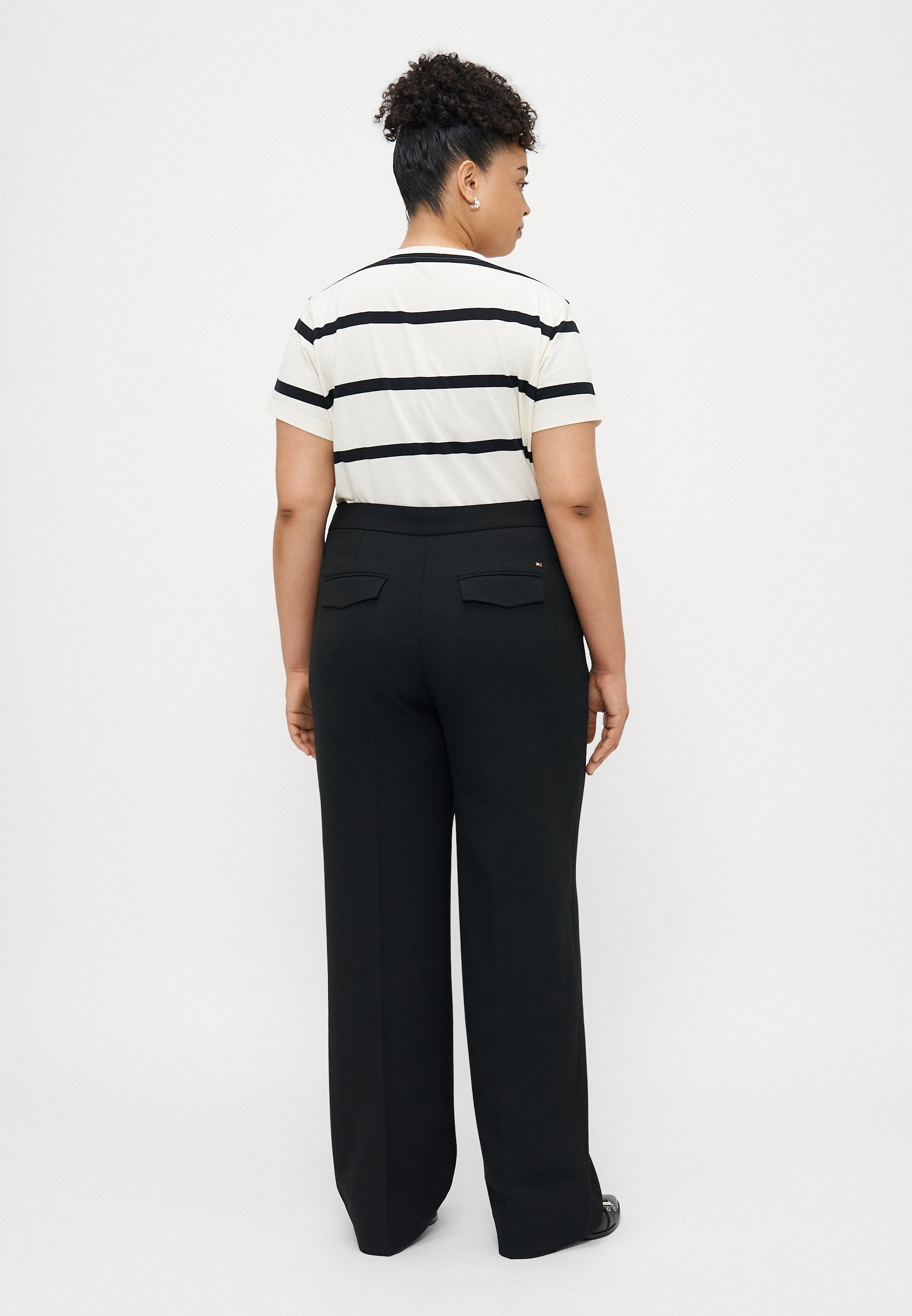 CURVE PRESSED CREASE STRAIGHT LEG TROUSERS Media 4