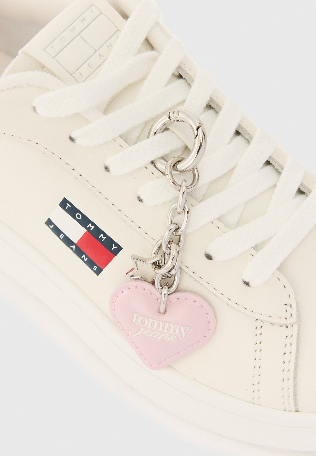 Tommy Jeans ARCHIVE COURT HEART CHARM LEATHER TRAINERS