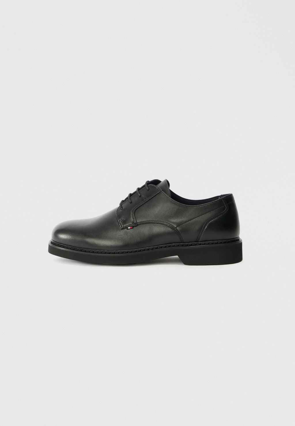 ULTRA LIGHTWEIGHT LEATHER DERBY SHOES Media 1