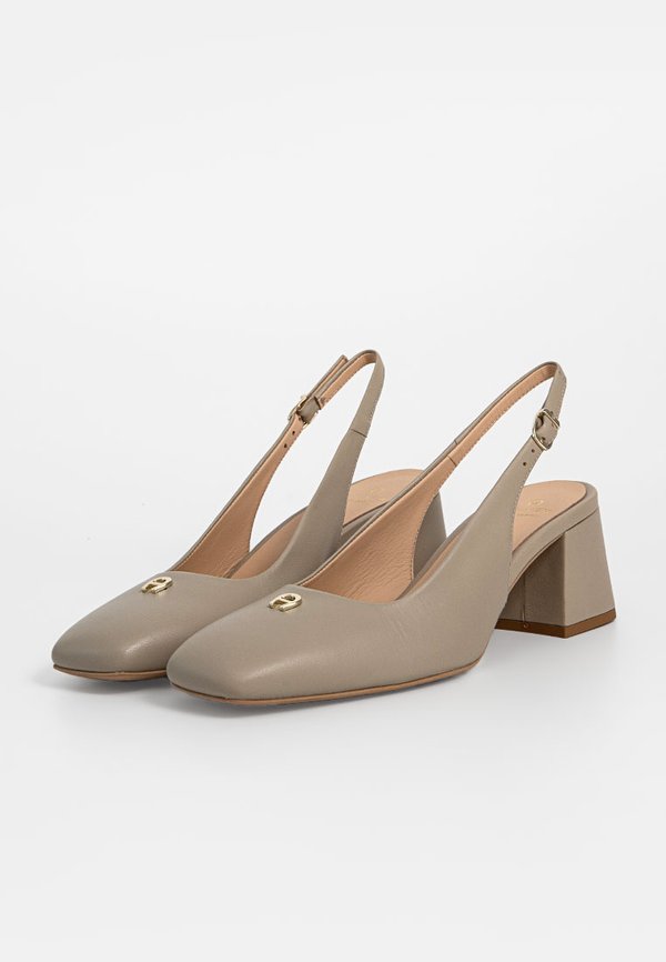 AIGNER COURTNEY