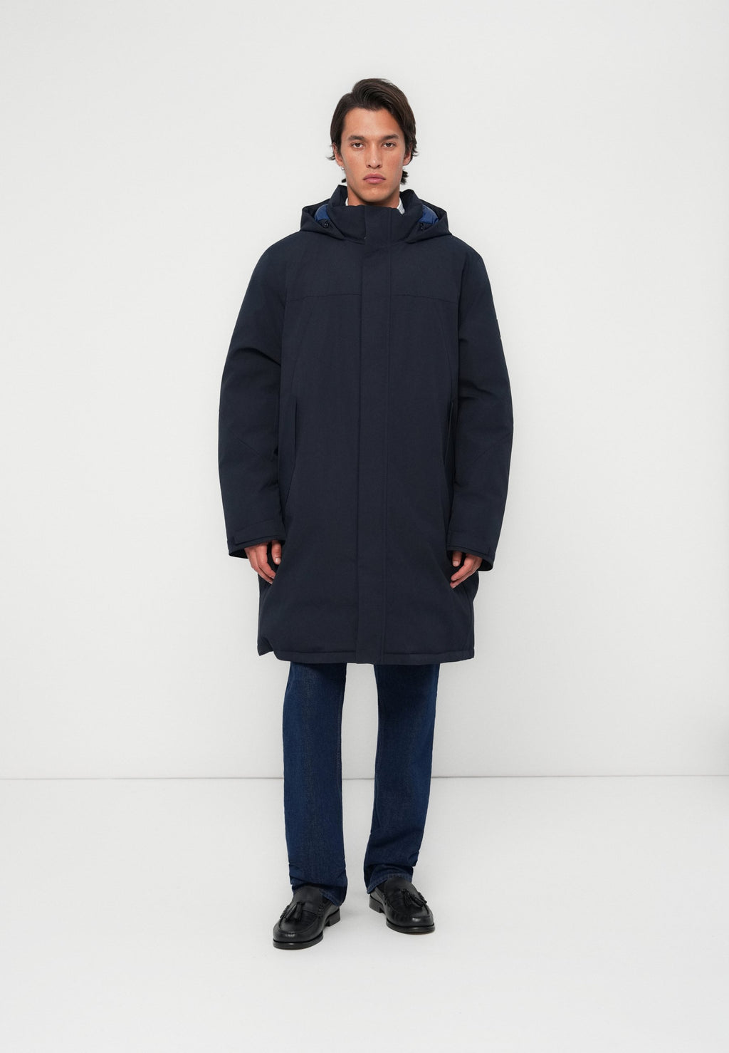 TECH HOODED PADDED Media 3