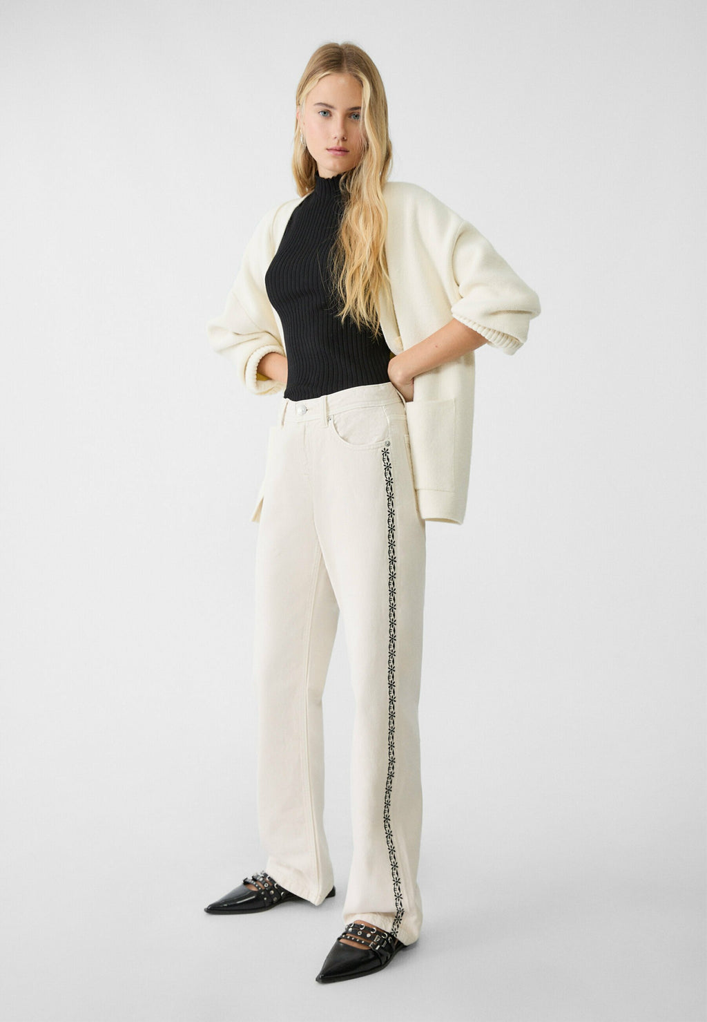 Stradivarius WITH SIDE EMBROIDERY