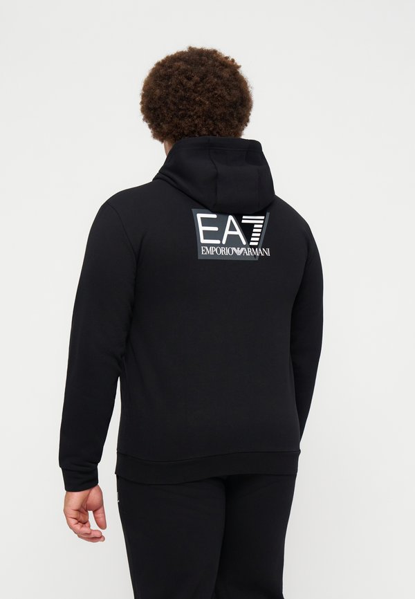 EA7 Emporio Armani