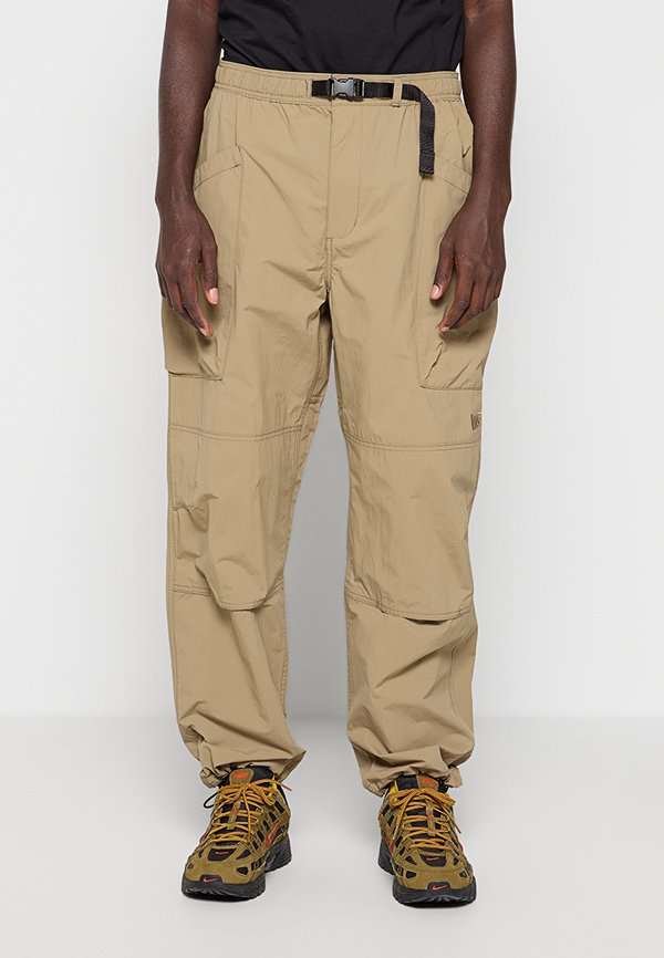 Vans TAPERED FIT