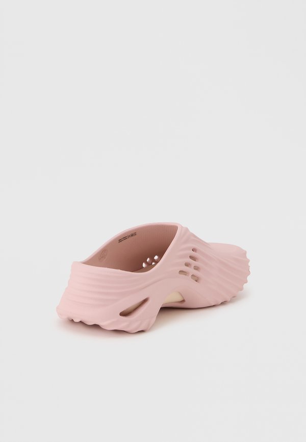 Crocs ECHO WAVE