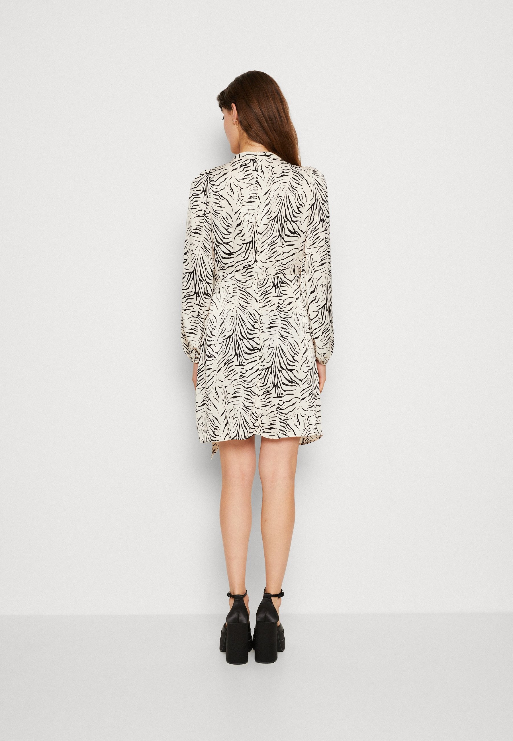 ONLY ONLMILLE WRAP DRESS