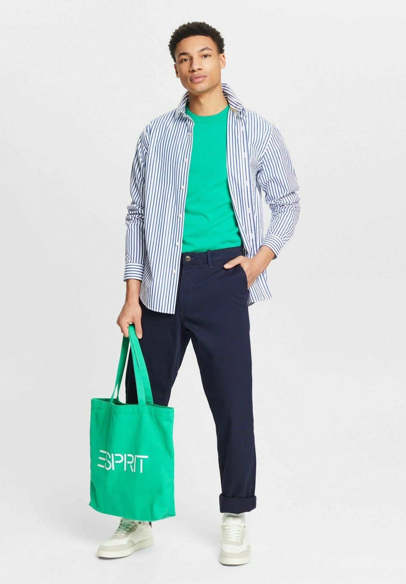 CLASSIC STRAIGHT FIT Media 2