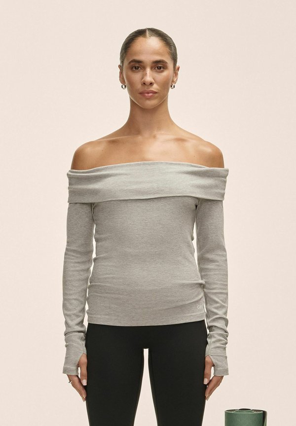 Casall OFF SHOULDER