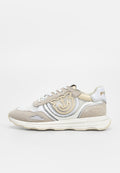 Beiger und weißer Sneaker mit Netzseiten, Wildleder-Details, Schnürung vorne, einem beige bestickten Bärenlogo sowie gebrandeter Sohle und Fersenschlaufe.