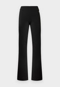 Schwarze, ausgestellte Leggings aus dehnbarem Stoff, mit einem glatten Bund und einem dezenten Logo in Hüfthöhe. Klassisches Design und einfarbige Ausführung.