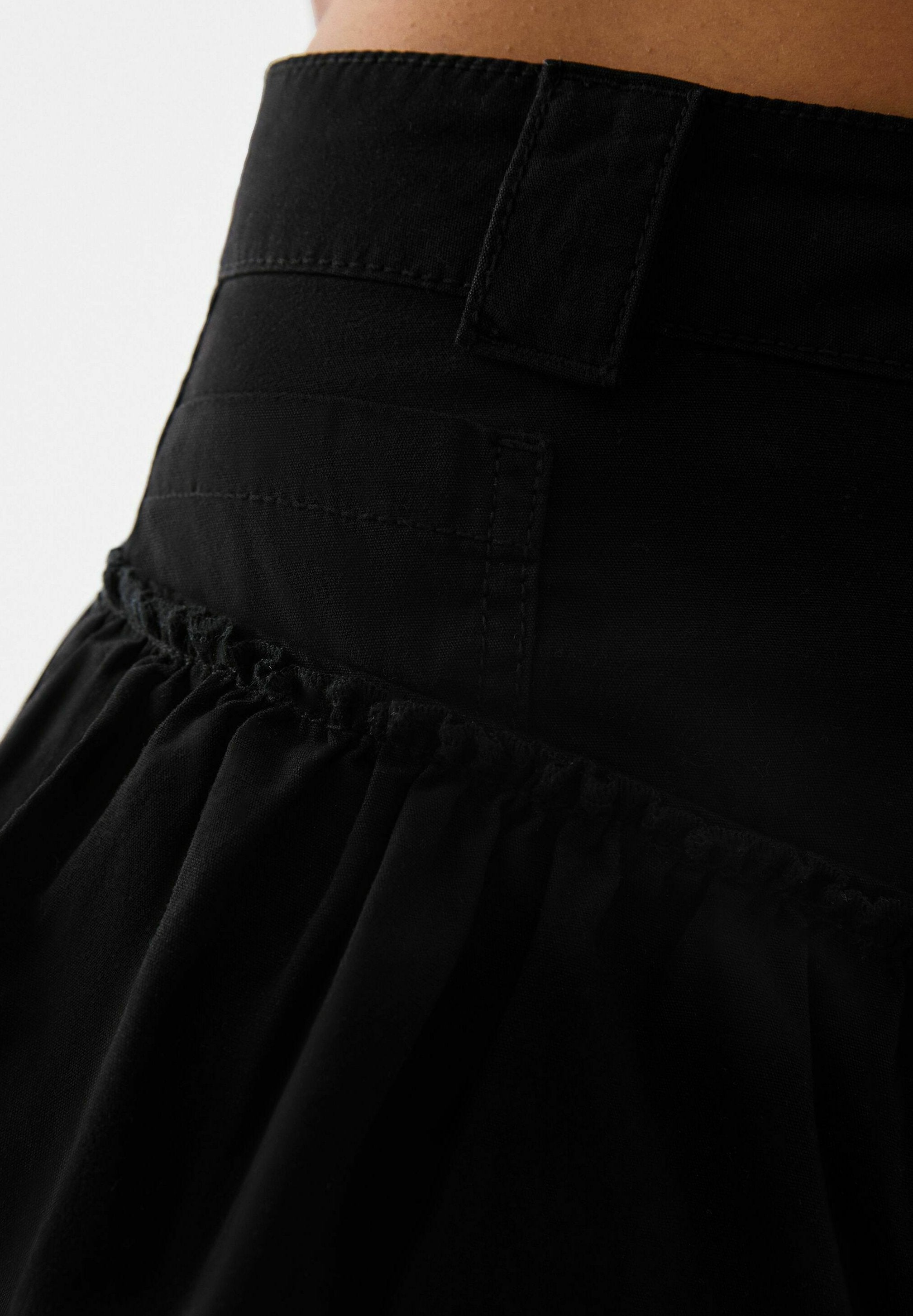 Bershka RUFFLES