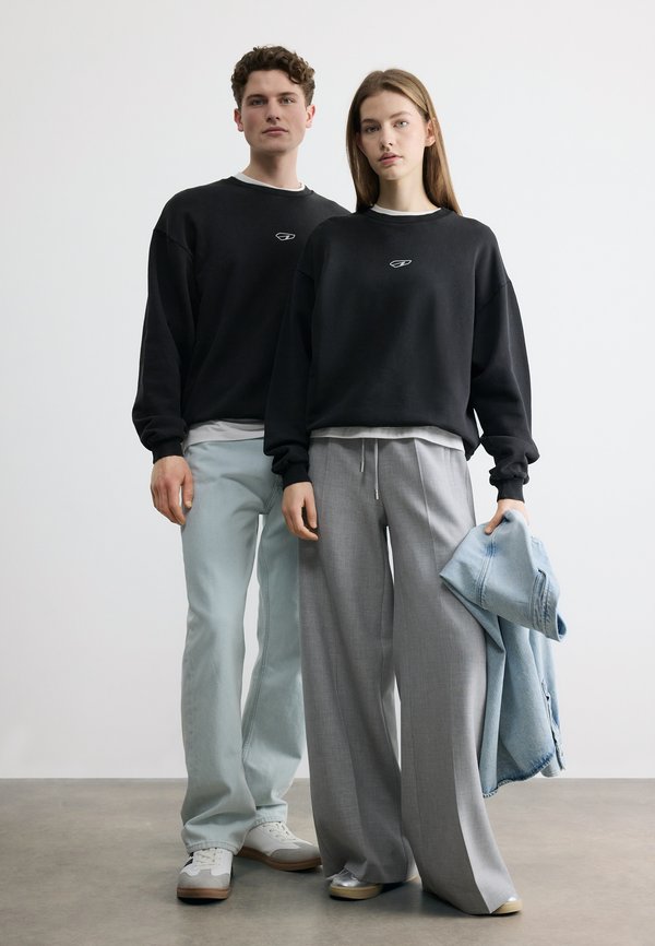 ARKK Copenhagen CORE BOXY CREW UNISEX