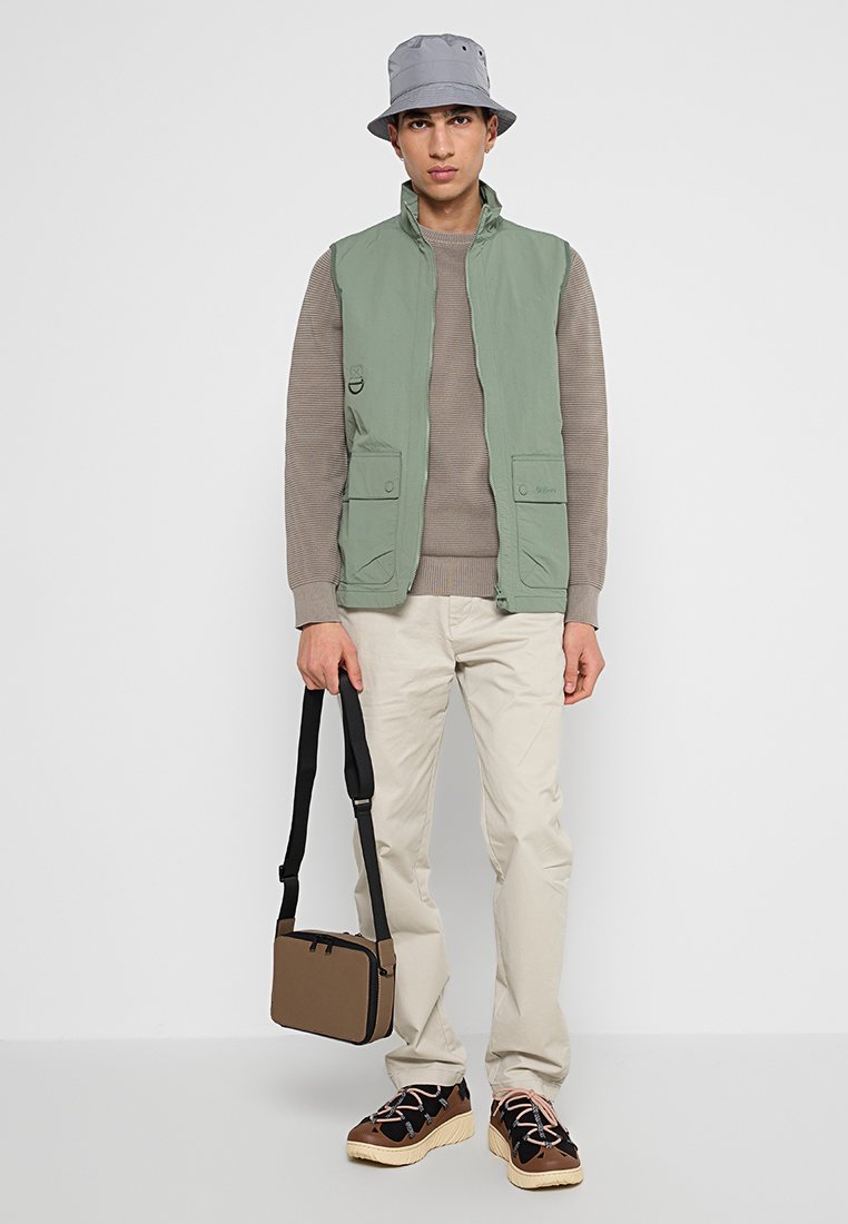 Barbour