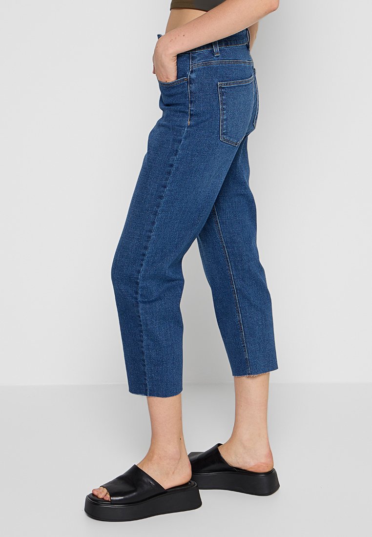 ONLY Petite Jeans Straight Leg Media 2