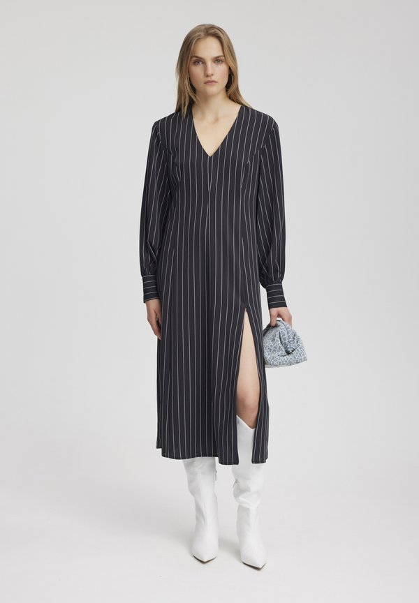 Gestuz FRYLA P V-NECK MIDI
