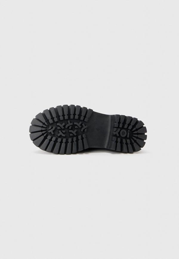 Koi Footwear GEHRMAN