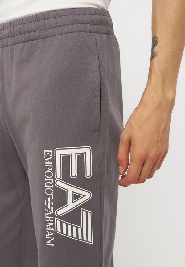 EA7 Emporio Armani