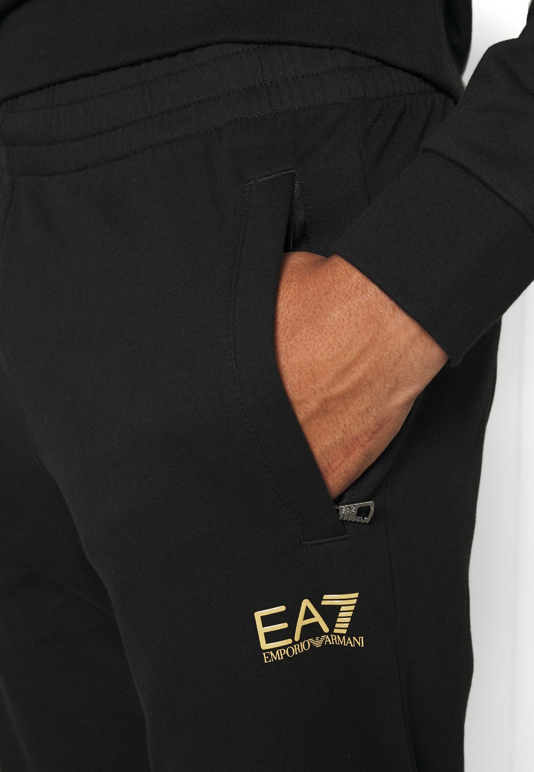 EA7 Emporio Armani SET