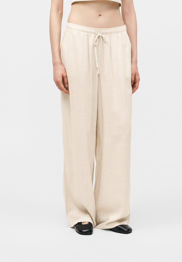 Vero Moda VMROSIE MW WIDE PANT NOOS - Trousers - moonbeam