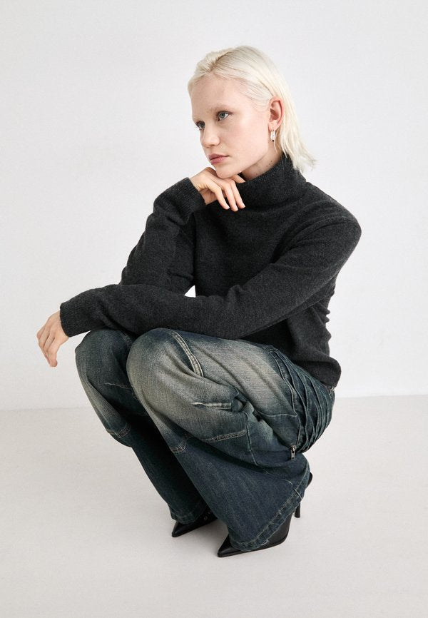 Weekday TURTLENECK