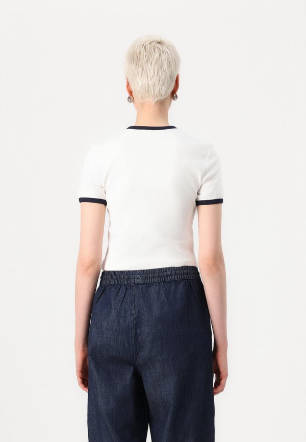 ONLY ONLVIKKA O NECK SHORT