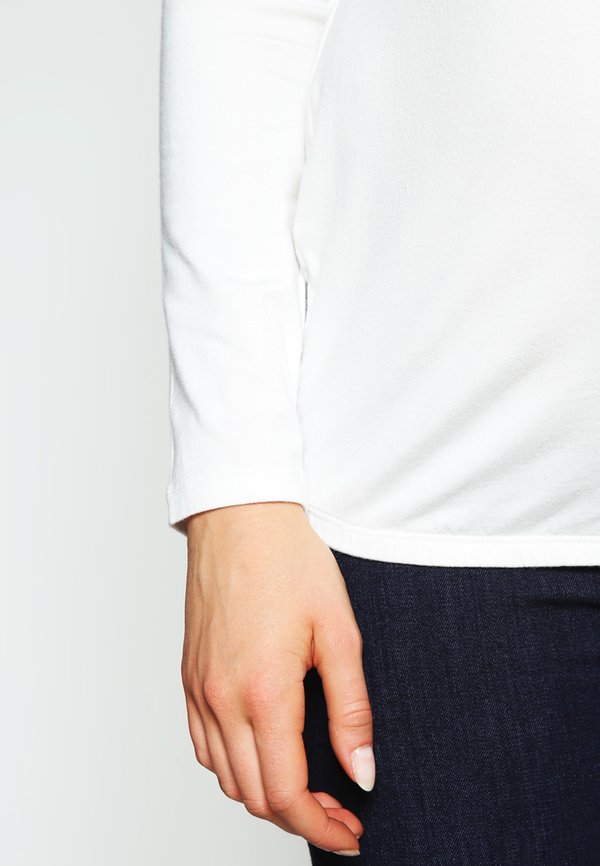 bellybutton