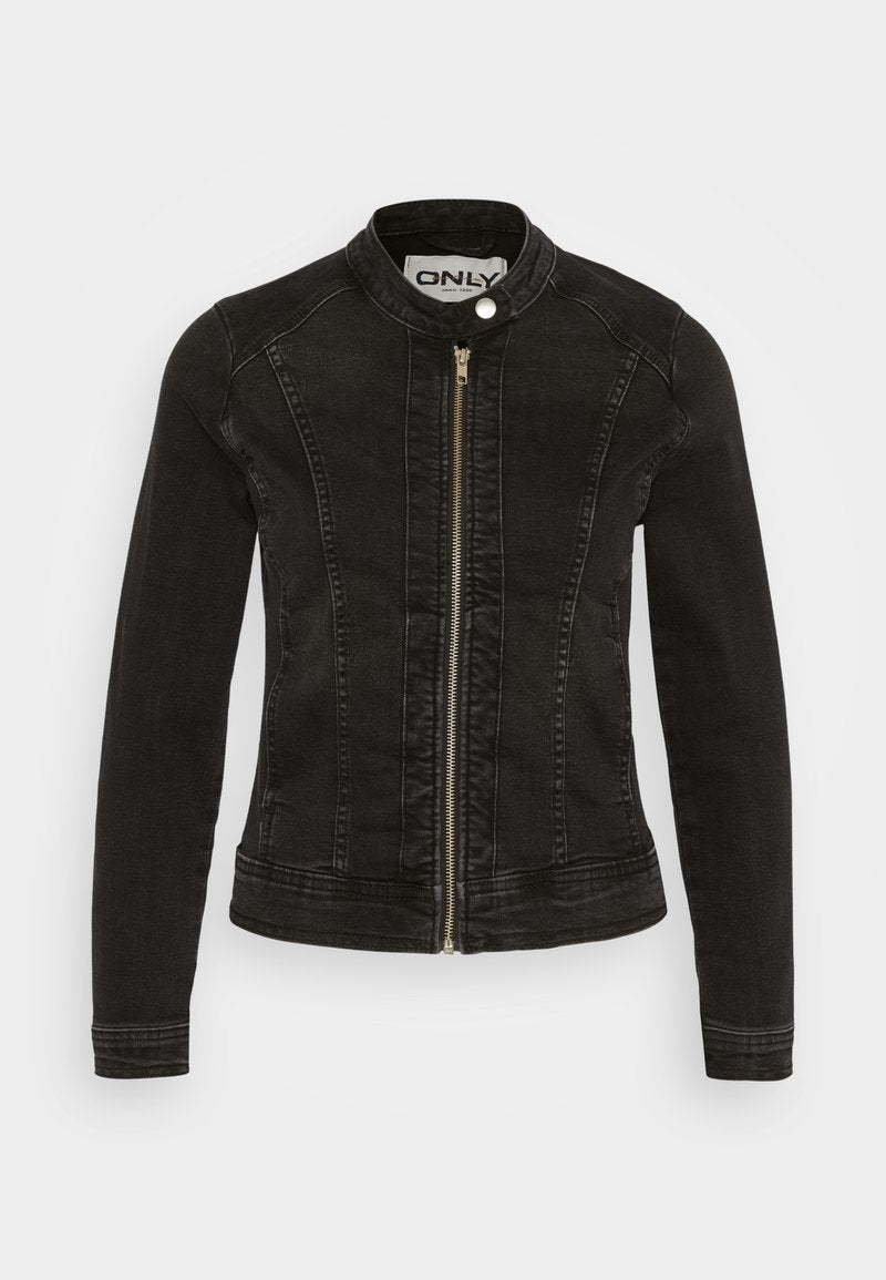 Schwarze Denimjacke mit taillierter Form, hohem Kragen, Frontreißverschluss und Nahtdetails. Lange Ärmel und eine leicht taillierte Taille.