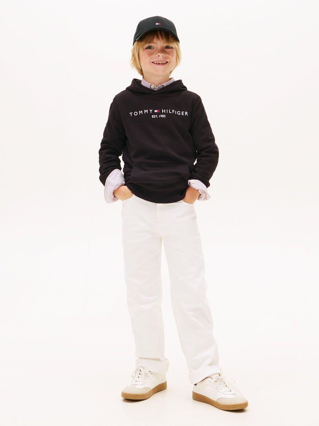 ESSENTIAL HOODIE UNISEX Media 2