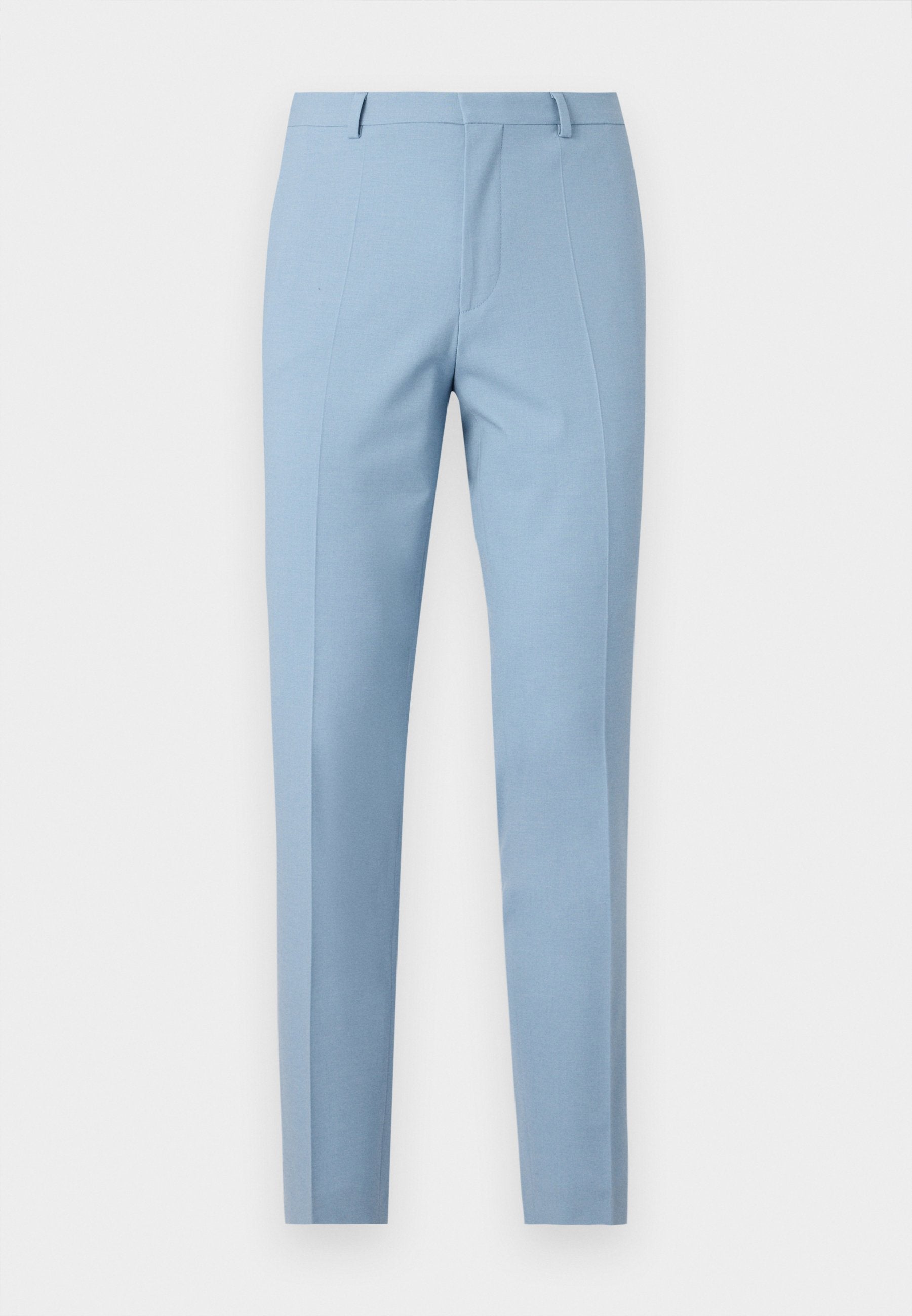 Helle blaue maßgeschneiderte Hose mit slim Fit, glatter Textur, Bundfalten, tailliertem Bund und Gürtelschlaufen. Keine sichtbaren Taschen.