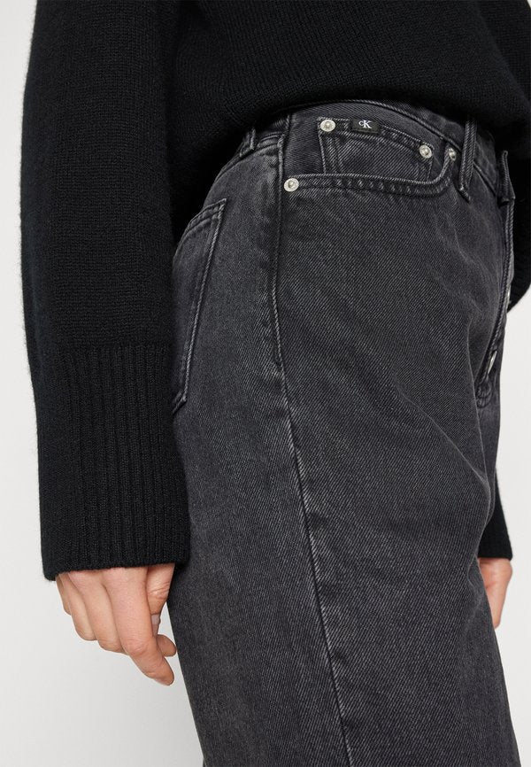 Calvin Klein Jeans MOM