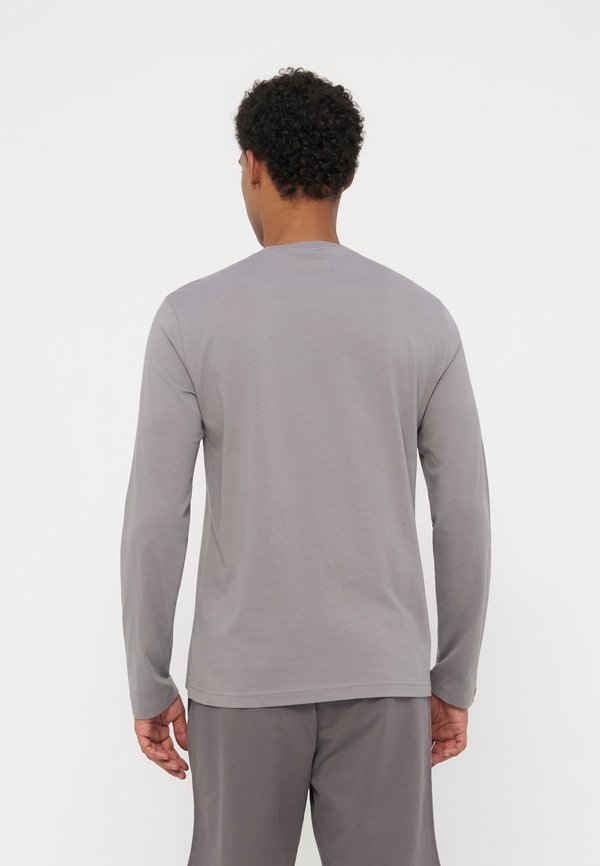 EA7 Emporio Armani