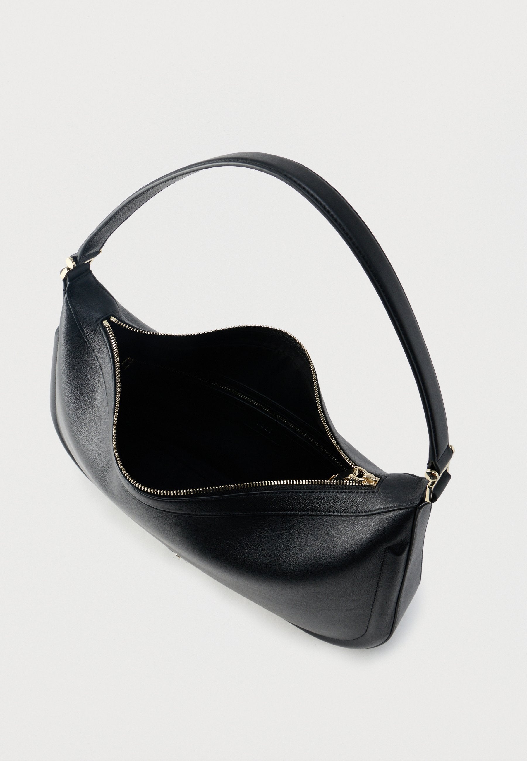 BOSS ARIELL NEW HOBO