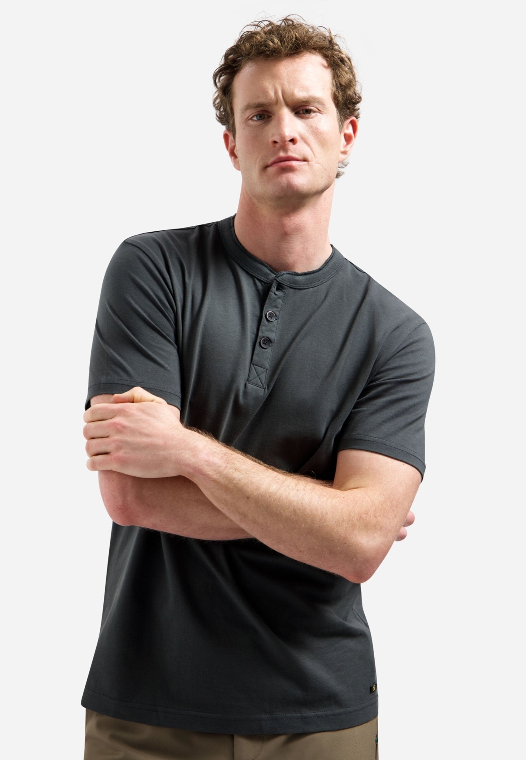 WITH BUTTON CLOSURE Media 7