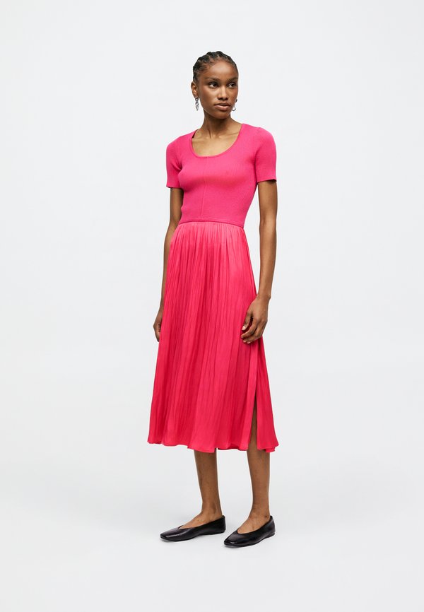 DKNY
