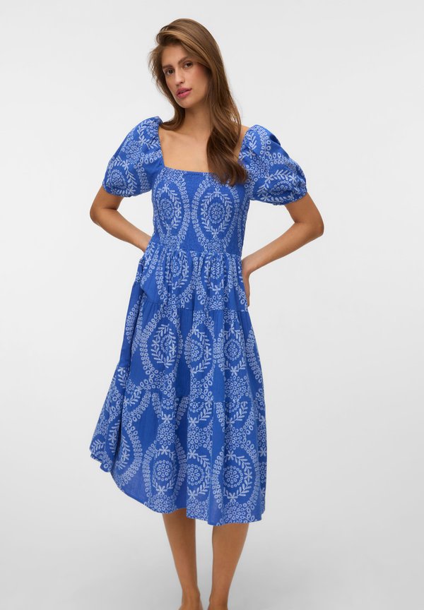 Vero Moda Smock VMROKAYA Midi - Day dress - dazzling blue