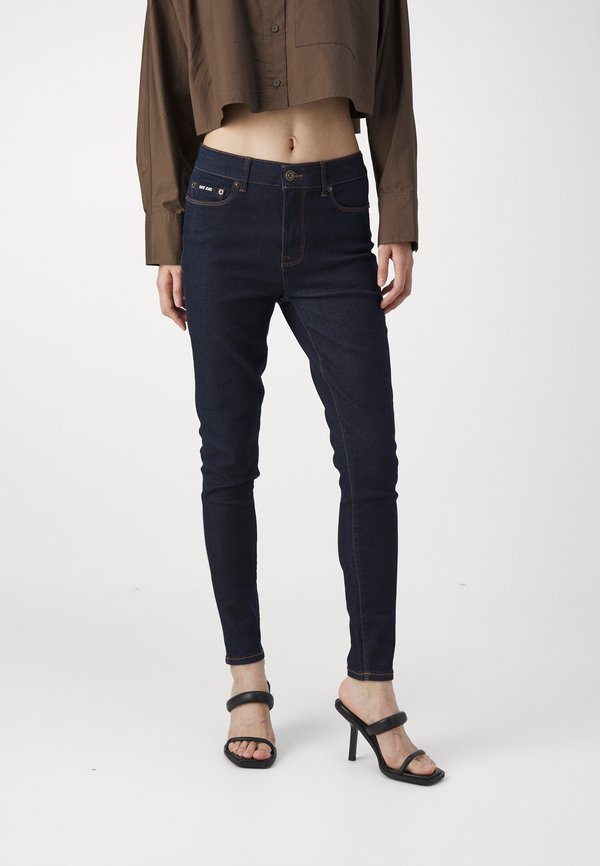 DKNY BLEEKER SHAPING